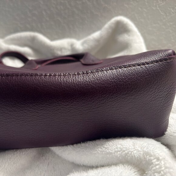 Portland Leather Large Premium Raindrop with zipper in plum. - Picture 7 of 10